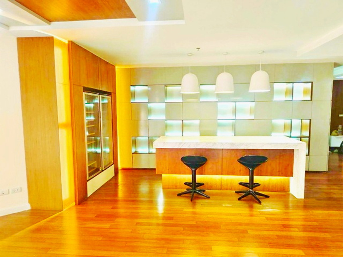 ให้เช่าคอนโดรัชดา ห้วยขวาง : MRTพระราม9 500 ม. Penthouse คอนโดหรู 6นอน 5 น้ำ เบลล์ แกรนด์ พระราม 9 ชั้น30 74 ตร.ว. 296ตร.ม.ระดับลักชัวรีหรือโฮมออฟฟิศ