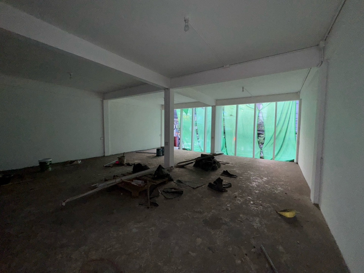 ให้เช่าอาคารพาณิชย์สุขุมวิท อโศก ทองหล่อ : ปล่อยเช่า อาคารพาณิชย์ 2 คูหา 3 ชั้น + ดาดฟ้า @ ซอยเอกมัย 12 สุขุมวิท 63 จอดรถได้ที่ DONKI TONGLOR