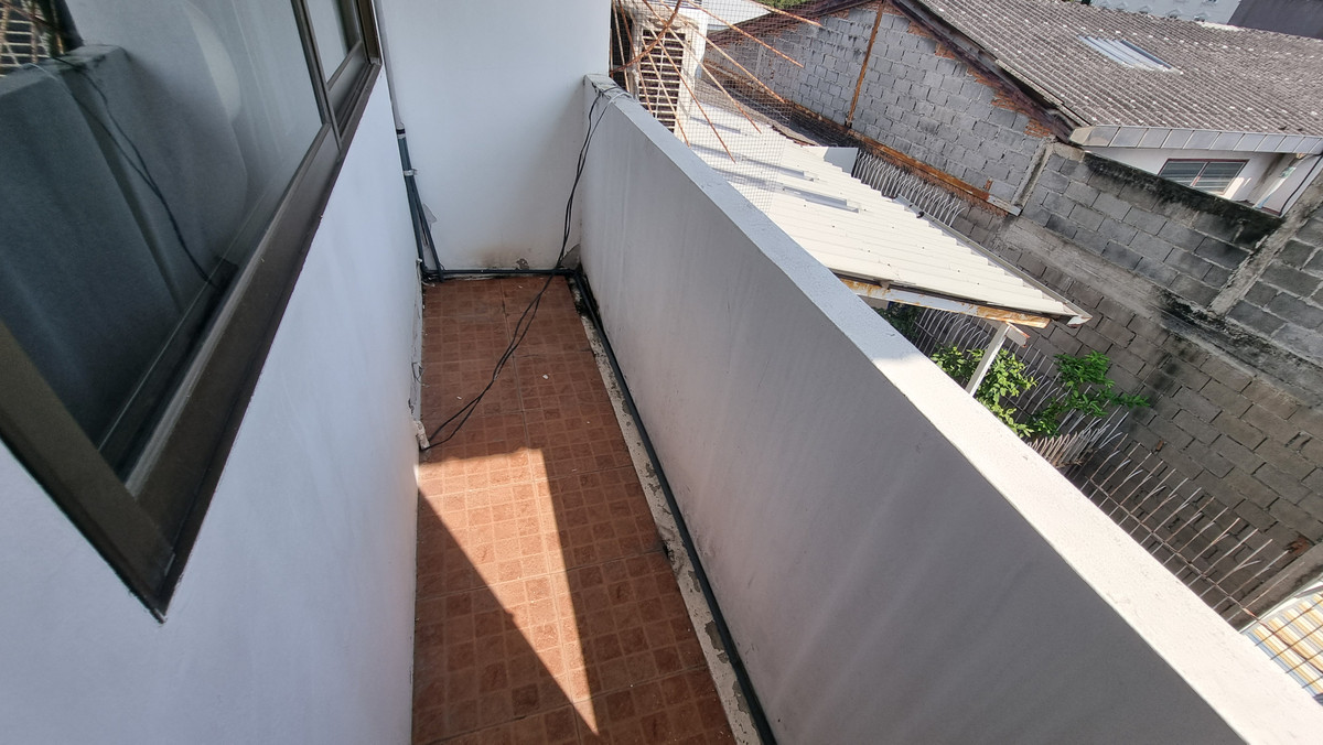 For RentTownhomeSukhumvit, Asoke, Thonglor : Townhouse for rent in Phrom Phong, suitable for living. Or make a home office of 500 sq m.