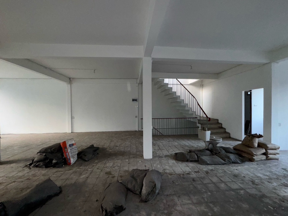 ให้เช่าอาคารพาณิชย์สุขุมวิท อโศก ทองหล่อ : ปล่อยเช่า อาคารพาณิชย์ 2 คูหา 3 ชั้น + ดาดฟ้า @ ซอยเอกมัย 12 สุขุมวิท 63 จอดรถได้ที่ DONKI TONGLOR