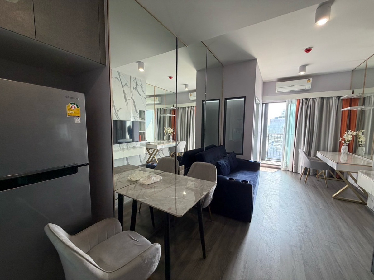 ให้เช่าคอนโดสยาม จุฬา สามย่าน : 🔥 ให้เช่า Ideo Chula – Samyan 🔥 ราคาเพียง 23,000 บาท / เดือน (ถูกมากในไซต์นี้!) 💥1 ห้องนอน | 34 ตร.ม. | แต่งครบ พร้อมอยู่ สนใจดูห้อง / ขอรูปเพิ่มเติม 📞 Aomam (Agent) Tel / Line: 095-587-1692 WhatsApp: +66 95 587 1692