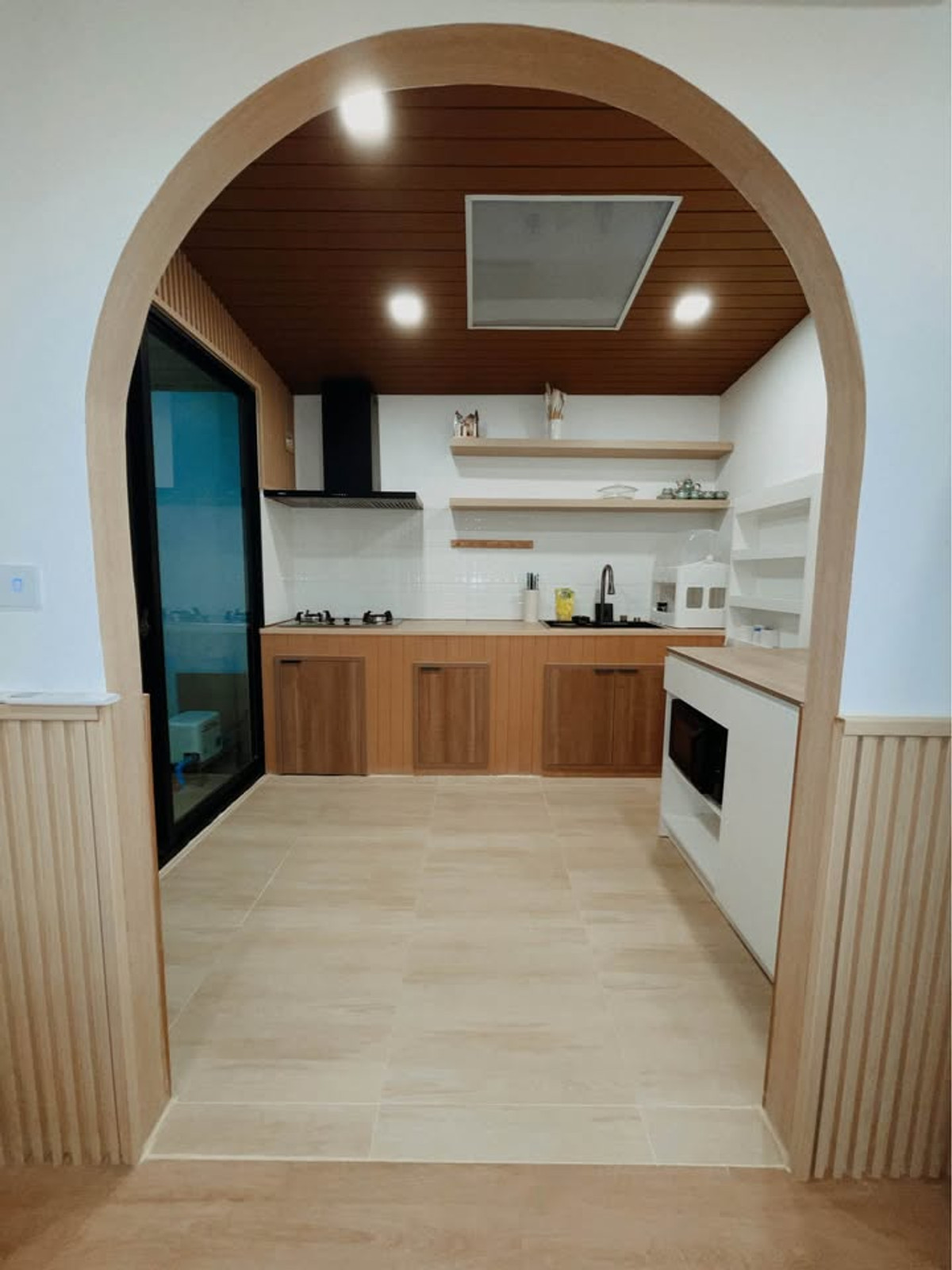 For RentTownhomePattanakan, Srinakarin : 📌For rent, 3-story townhome, Patio Srinakarin–Rama 9 (Krungthep Kreetha zone), beautiful house, fully decorated. Furniture and electrical appliances ready to move in. Located in a potential location Next to Krungthep Kreetha golf course, good atmosphere, 