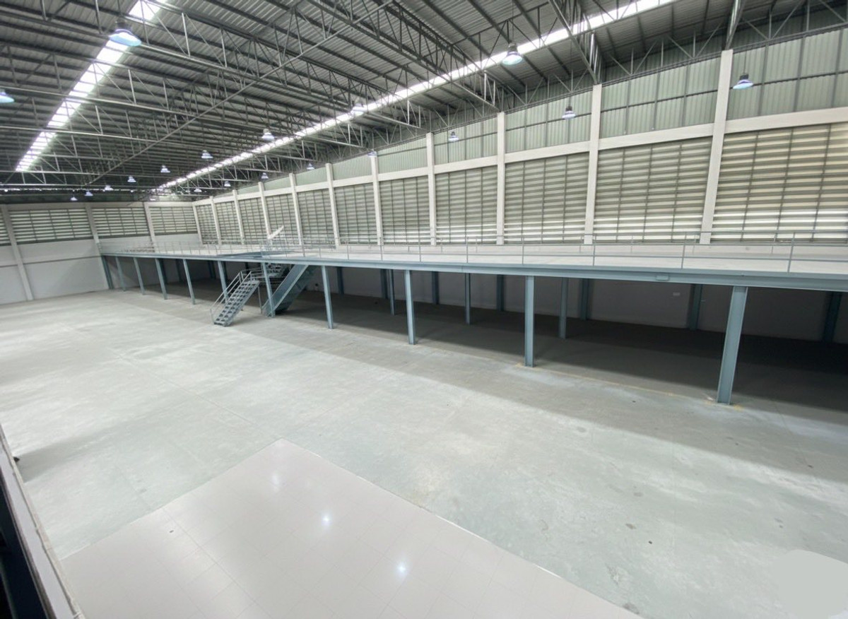 For RentFactoryMahachai Samut Sakhon : Warehouse/office for rent Khlong Maduea Subdistrict, Krathum Baen District, Samut Sakhon, area 2,750 sq m.