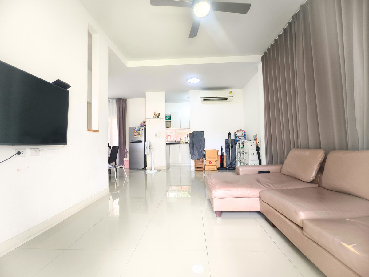 ขายบ้านมีนบุรี-ร่มเกล้า : ขาย บ้านเดี่ยว Parkway Aliv รามคำแหง (ปาร์คเวย์ชาเล่ต์ เฟสใหม่) ติดรถไฟฟ้า 3 ห้องนอน 3 ห้องน้ำ บ้านสวยไม่ต้องซ่อม พร้อมตกแต่ง