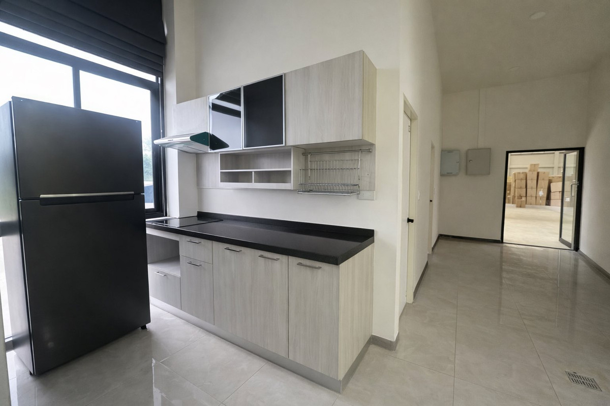 For RentFactoryMahachai Samut Sakhon : Warehouse/office for rent Khlong Maduea Subdistrict, Krathum Baen District, Samut Sakhon, area 2,750 sq m.