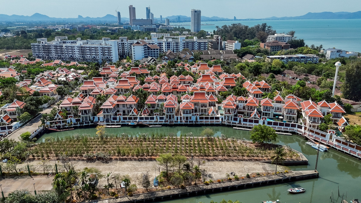 Pattaya, Bangsaen, Chonburi : For sale/rent luxury pool villa "with private pier" View Talay Marina, walk down to Pattaya Beach! 🏖️🛥️