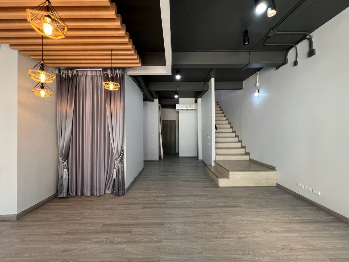 For RentHome OfficeOnnut, Udomsuk : For rent, Modern Home Office, Soi On Nut 30, Sukhumvit 77, Bangkok | FOR RENT - MODERN HOME OFFICE SOI ONNUT 30 SUKHUMVIT 77, BANGKOK