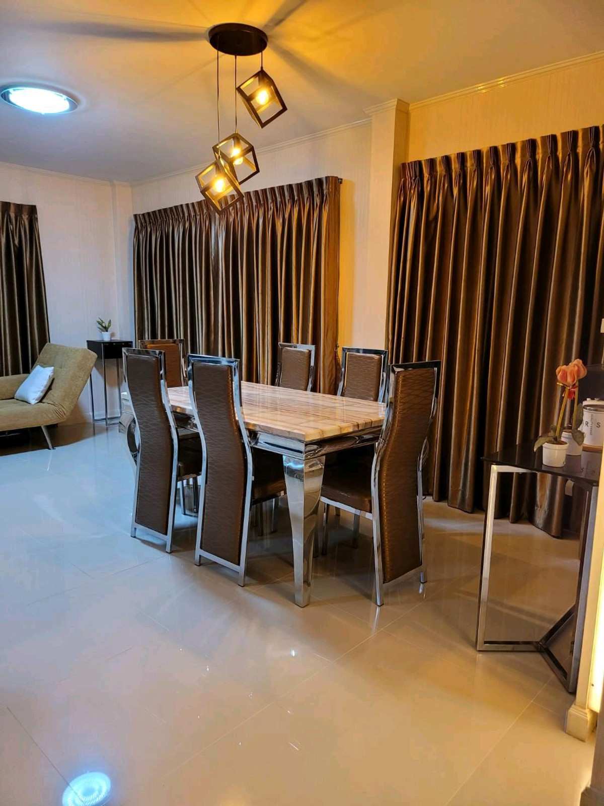 ให้เช่าบ้านลาดกระบัง สุวรรณภูมิ : 🏡ศุภาลัย สวนหลวง เพียง65,000/ด
บ้านเดี่ยวให้เช่า เป็นบ้านตัวอย่างหลังที่ 4 จากถนนใหญ่ หรูหรา พร้อมเฟอร์ฯ
 ❗️โปรโมชั่น ดูแลสวนฟรี ฉีดปลวกฟรีตลอดสัญญา