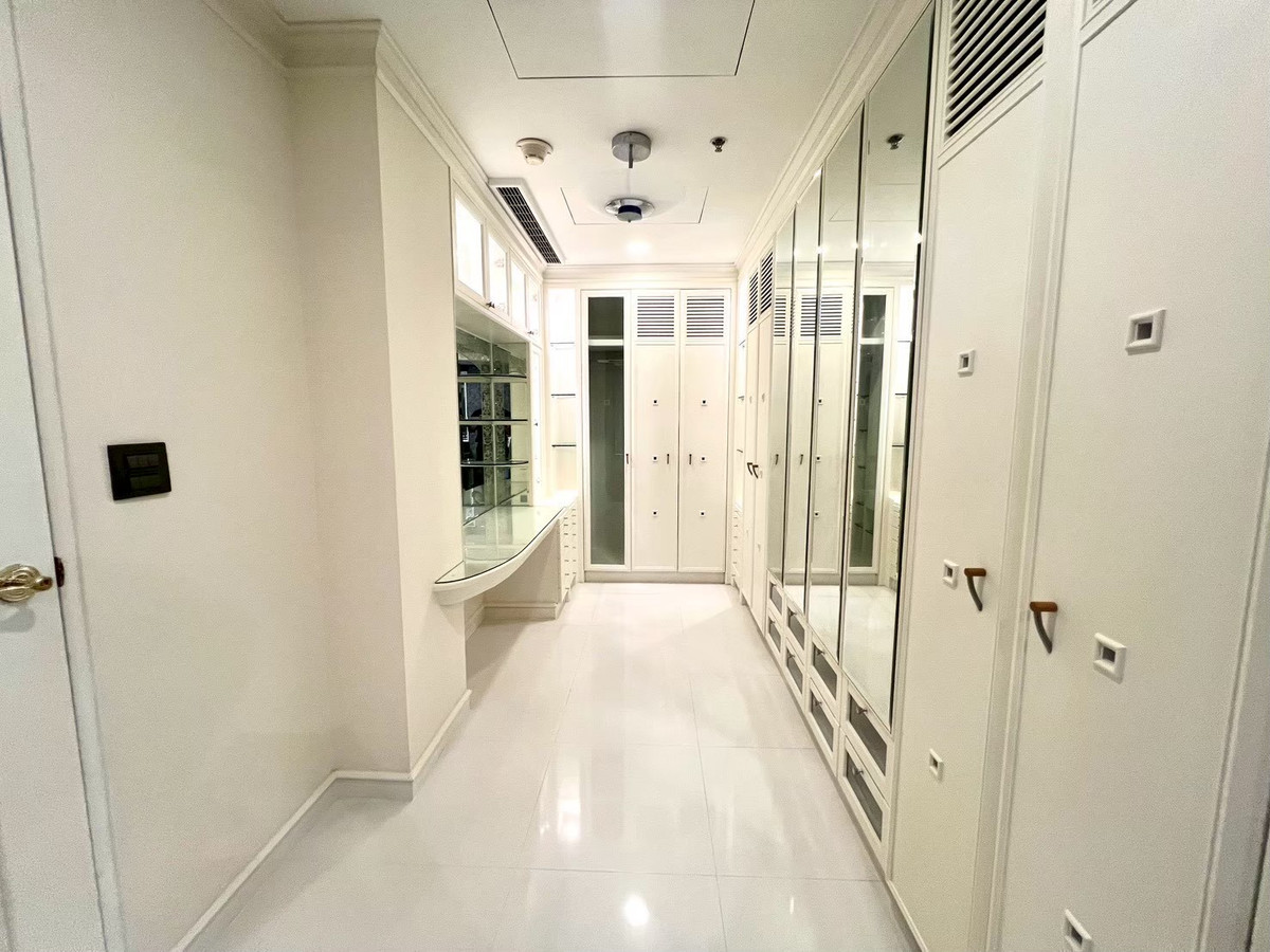 ให้เช่าคอนโดคลองเตย กล้วยน้ำไท : ✅ให้เช่าห้อง Penthouses ว่างพร้อมเข้าอยู่🔥Lumpini Park View ( 3 ห้องนอน 4 ห้องน้ำ, 267 ตรม.) ราคาเช่า 150,000/month Tel.0922635410 เอิร์ธ