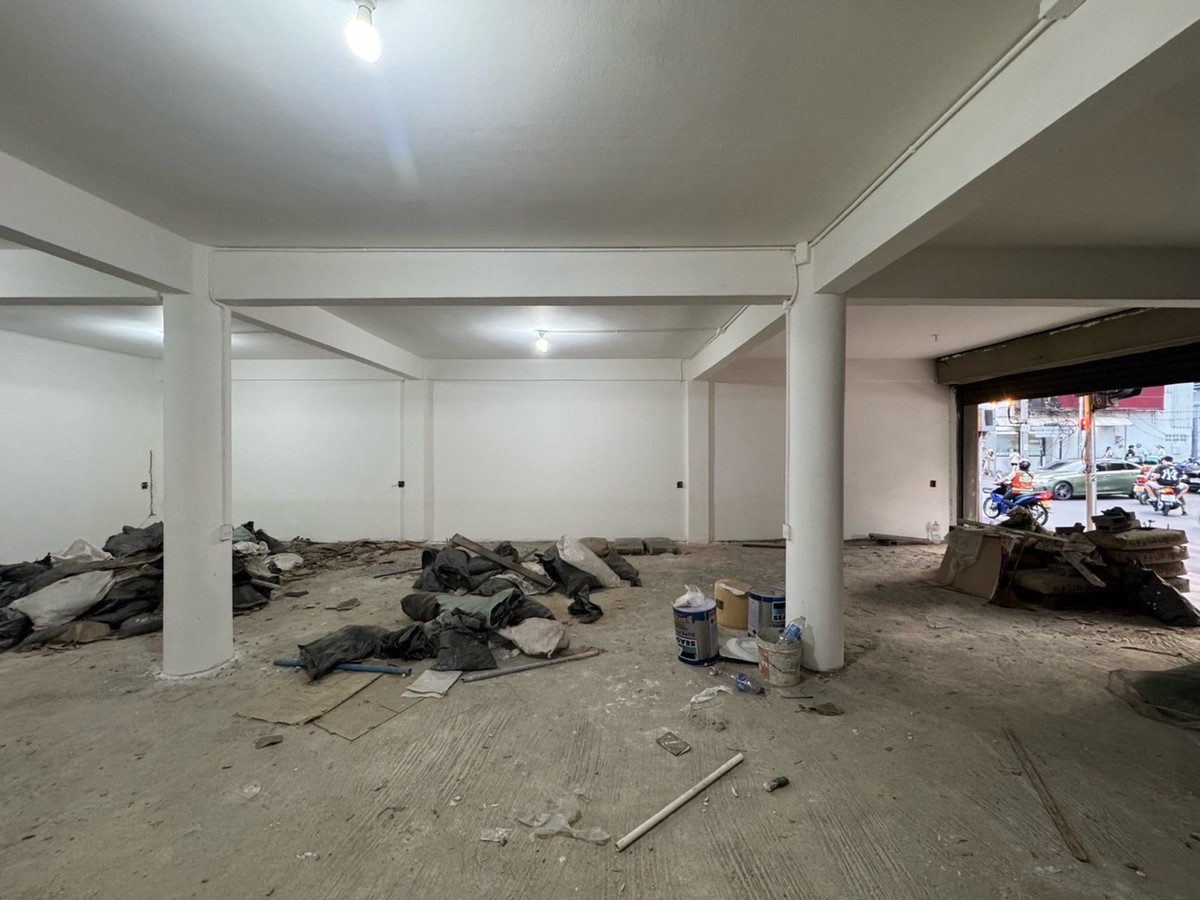 ให้เช่าอาคารพาณิชย์สุขุมวิท อโศก ทองหล่อ : ปล่อยเช่า อาคารพาณิชย์ 2 คูหา 3 ชั้น + ดาดฟ้า @ ซอยเอกมัย 12 สุขุมวิท 63 จอดรถได้ที่ DONKI TONGLOR