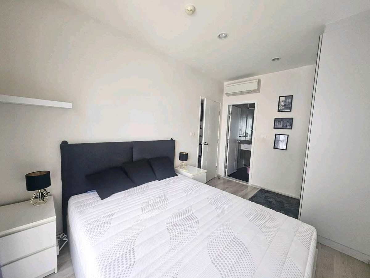 For RentCondoRatchadapisek, Huaikwang, Suttisan : 🍃 Big room, Rare Item, MRT Huai Khwang location, walk only 150 m.