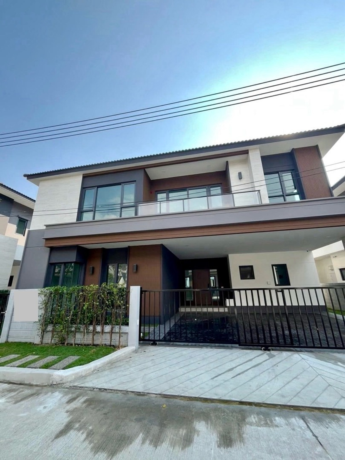 ให้เช่าบ้านบางนา แบริ่ง ลาซาล : 🌟ให้เช่าบ้านใหม่ เดอะ ซิตี้ บางนา 3 บ้านเดี่ยว 2 ชั้น 4 ห้องนอน| 5 ห้องน้ำ ตกแต่งสวย💥ค่าเช่า 160,000 บาท/เดือน