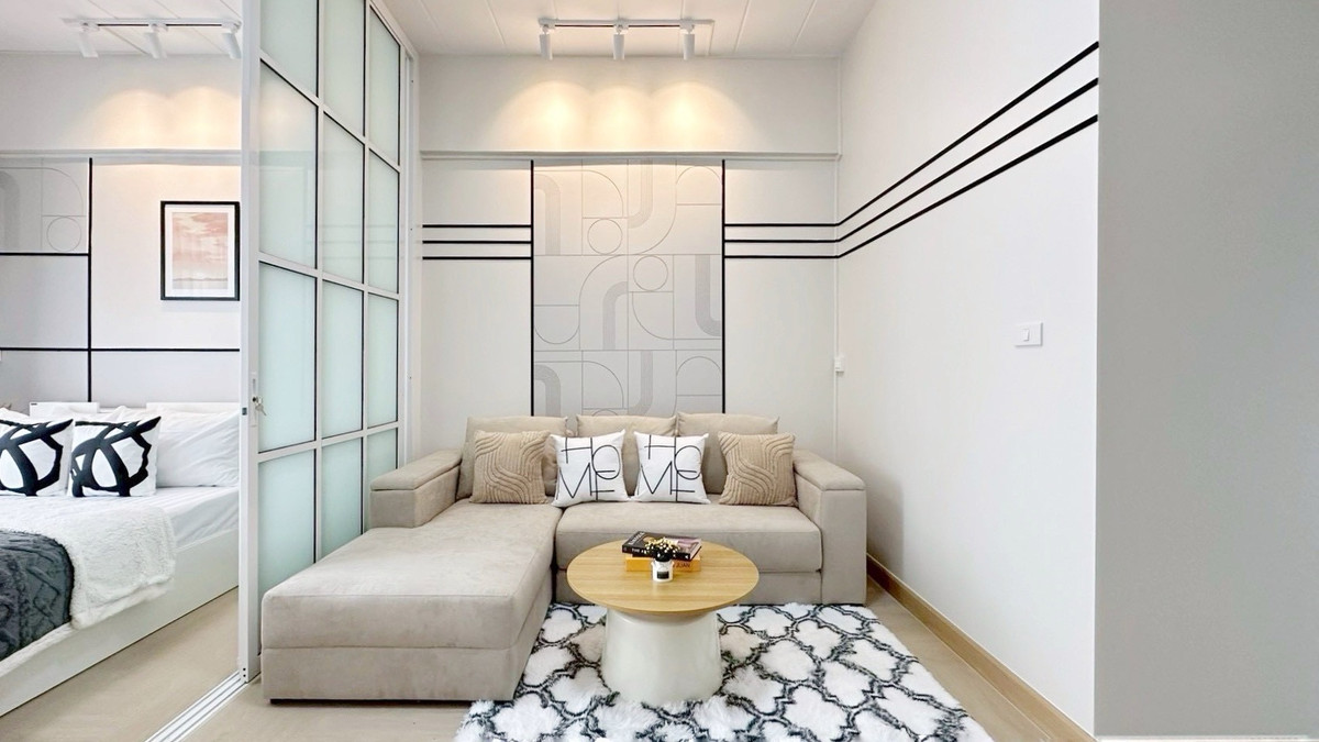 ขายคอนโดรามคำแหง หัวหมาก : ✨💨 ชั้นสูง วิวกำลังดี ย่านรามคำแหง ใกล้รถไฟฟ้าสายสีเหลือง ใกล้ห้าง ราคาผ่อนไม่ถึงหมื่น เฟอร์จัดให้ครบ !? | ฝักข้าวโพด