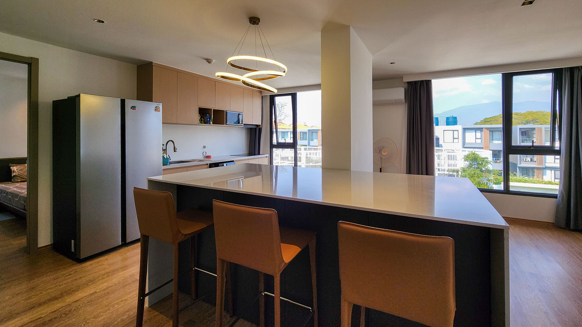 ให้เช่าคอนโดเชียงใหม่ : ยูนิตพิเศษ ขนาดใหญ่กว่าปกติ คอนโด 3 ห้องนอน ชั้นบนสุด วิวภูเขา ใกล้สนามบิน