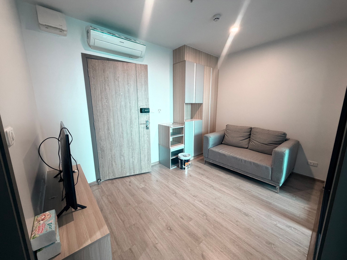 For RentCondoBangna, Bearing, Lasalle : Condo for Rent: Ideo O2 Near BTS Bang Na (approx. 300 meters)