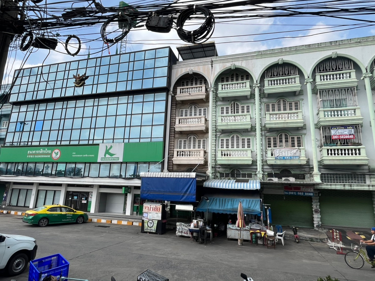 ให้เช่าอาคารพาณิชย์เอกชัย บางบอน : ให้เช่า อาคารพาณิชย์ (ตึกแถว) ติดธนาคารกสิกรไทย สาขาวงแหวนรอบนอก เอกชัย-บางบอน  อยู่ถนนกาญจนาภิเษก ด้านหน้าเป็นร้าน 7-11 เหมาะทำสำนักงาน หรือค้าขายมาก มีที่จอดรถหน้าบ้าน 3.5 ชั้น  พื้นที่ 12 ตารางวา มีห้อง OFFICE ห้องนอน แอร์ 3 เครื่อง เช่าเดือนละ12,000 บ