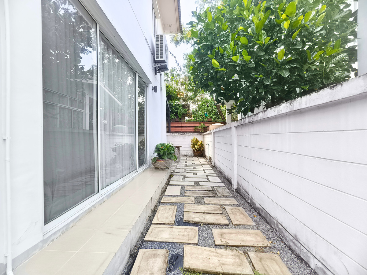 ขายบ้านมีนบุรี-ร่มเกล้า : ขาย บ้านเดี่ยว Parkway Aliv รามคำแหง (ปาร์คเวย์ชาเล่ต์ เฟสใหม่) ติดรถไฟฟ้า 3 ห้องนอน 3 ห้องน้ำ บ้านสวยไม่ต้องซ่อม พร้อมตกแต่ง