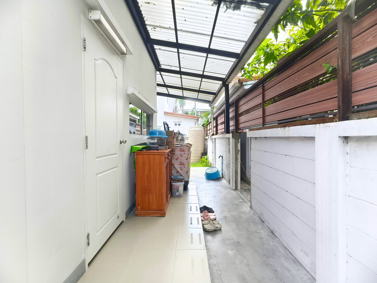 ขายบ้านมีนบุรี-ร่มเกล้า : ขาย บ้านเดี่ยว Parkway Aliv รามคำแหง (ปาร์คเวย์ชาเล่ต์ เฟสใหม่) ติดรถไฟฟ้า 3 ห้องนอน 3 ห้องน้ำ บ้านสวยไม่ต้องซ่อม พร้อมตกแต่ง