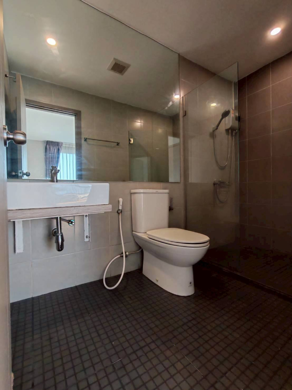 For RentCondoBangna, Bearing, Lasalle : Condo for Rent: Ideo O2 Near BTS Bang Na (approx. 300 meters)