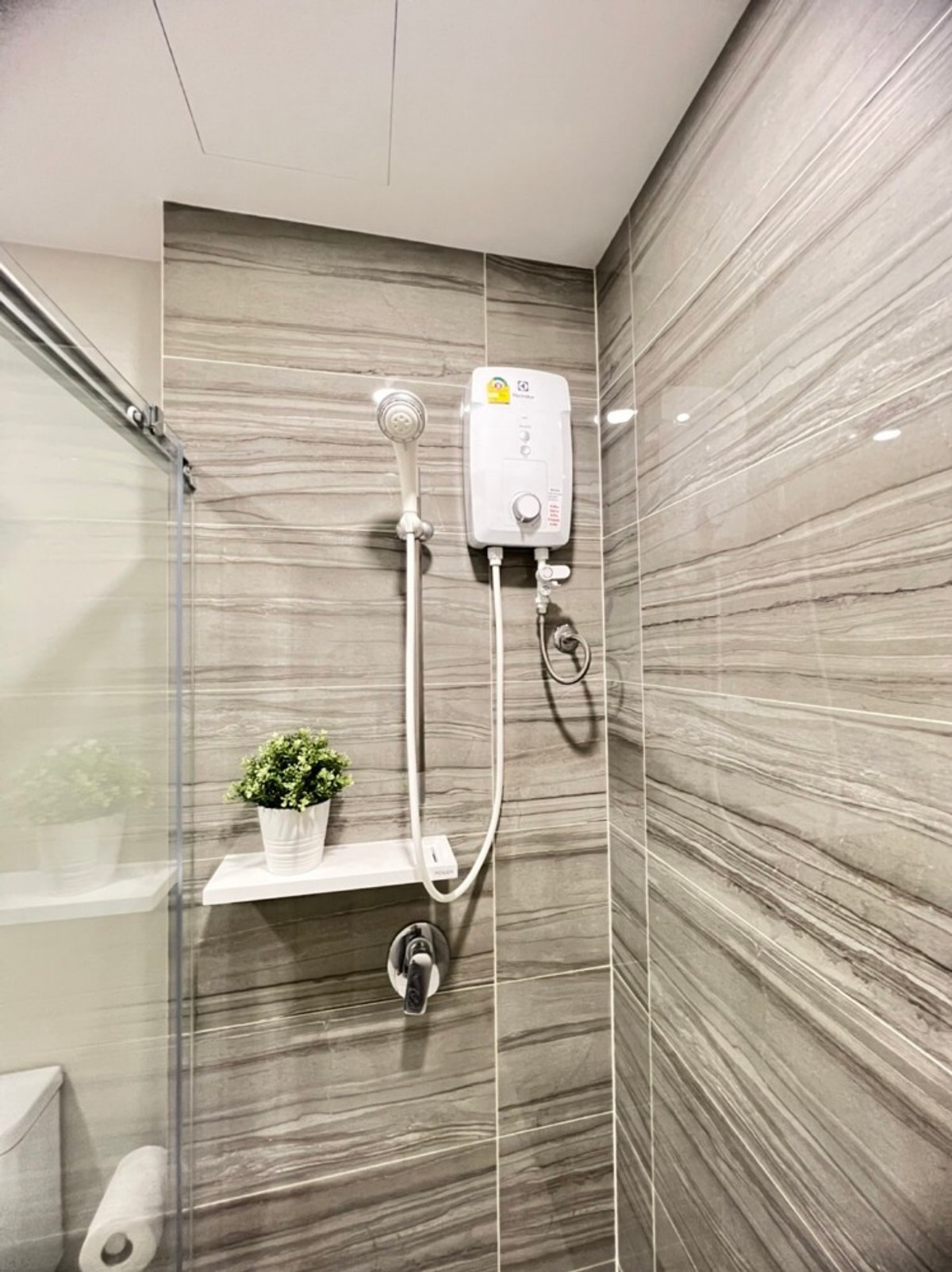 ให้เช่าคอนโดรามคำแหง หัวหมาก : ✅ SVR112 ✅ Line : @p2nproperty