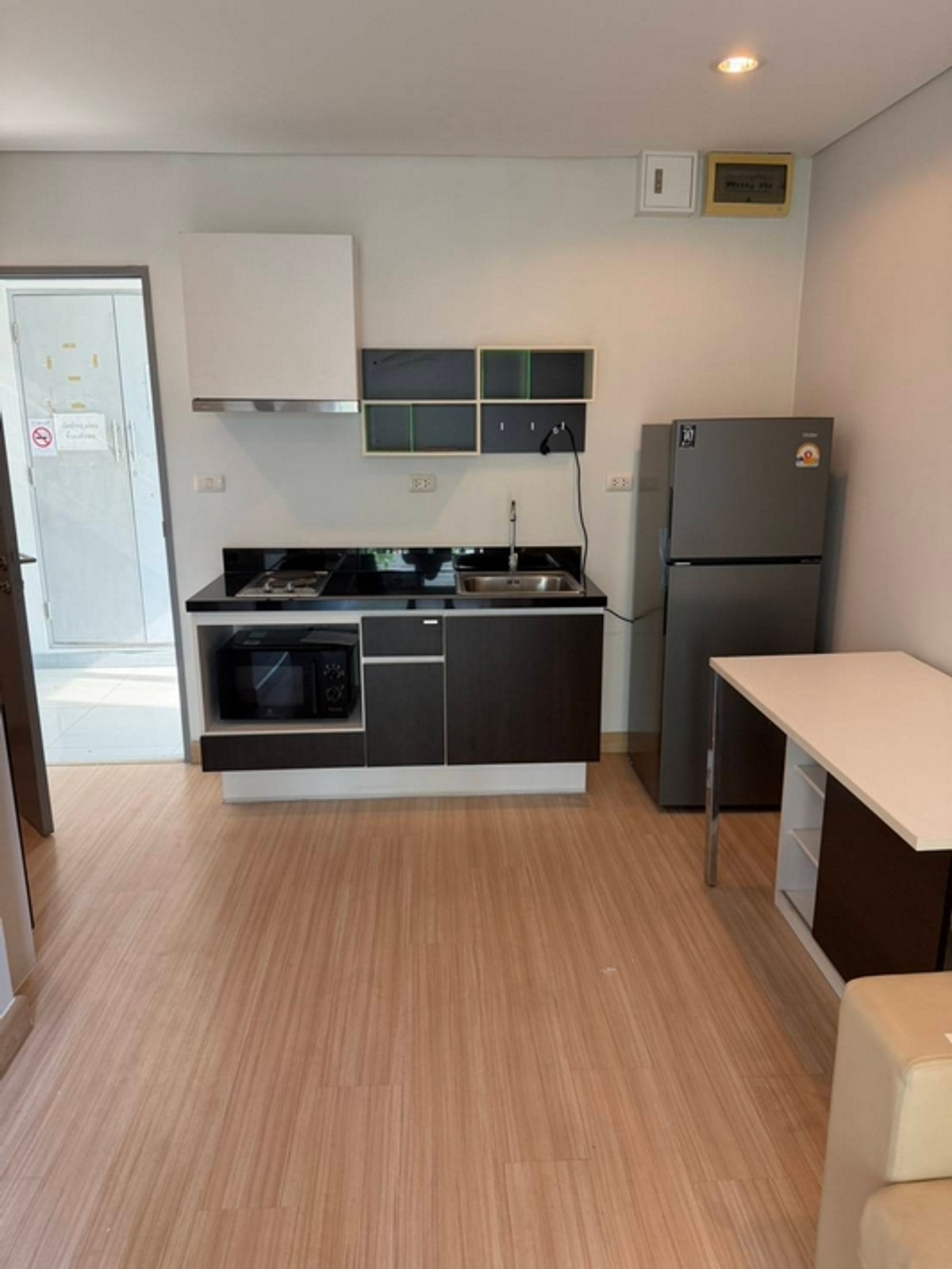 ให้เช่าคอนโดพระราม 2 บางขุนเทียน : คอนโด เซอราโน่ พระราม 2 ขนาด 32 ตรม. เฟอร์ครบ ใกล้เซ็นทรัล พระรามสอง