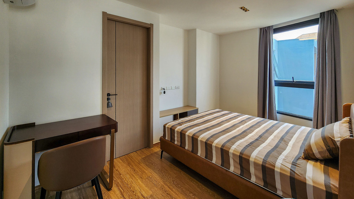 ให้เช่าคอนโดเชียงใหม่ : ยูนิตพิเศษ ขนาดใหญ่กว่าปกติ คอนโด 3 ห้องนอน ชั้นบนสุด วิวภูเขา ใกล้สนามบิน