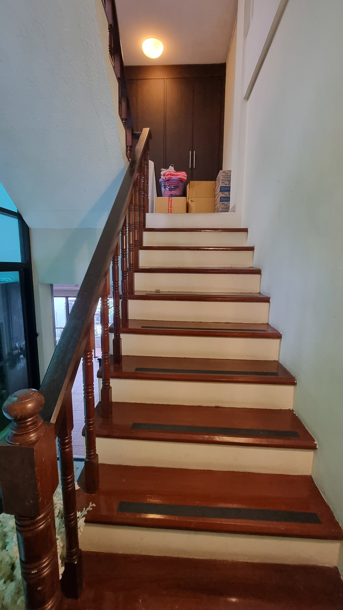 For RentTownhomeSukhumvit, Asoke, Thonglor : Townhouse for rent in Phrom Phong, suitable for living. Or make a home office of 500 sq m.