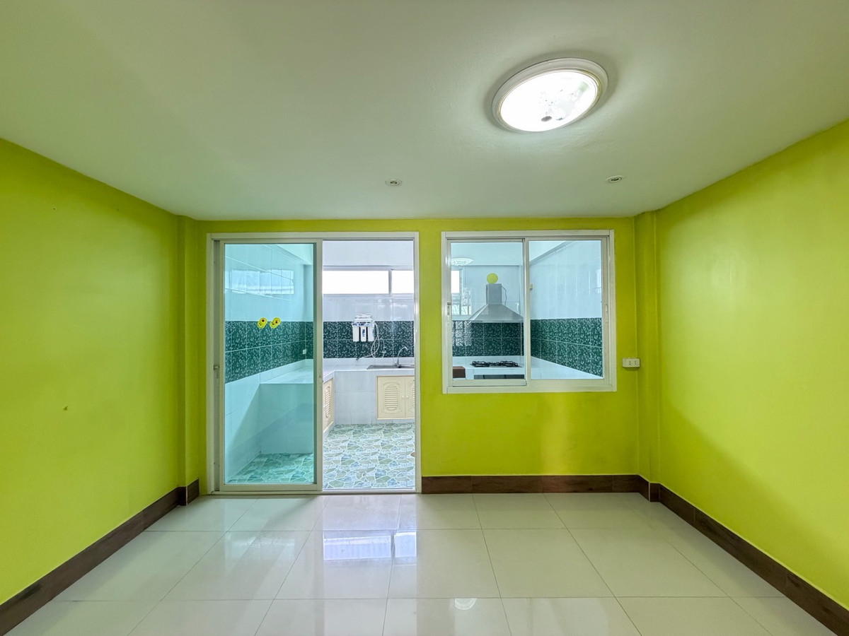 ให้เช่าทาวน์โฮมอ่อนนุช อุดมสุข : ให้เช่าทาวน์โฮม 4นอน 3น้ำ ควีนเพลส3 อ่อนนุช44