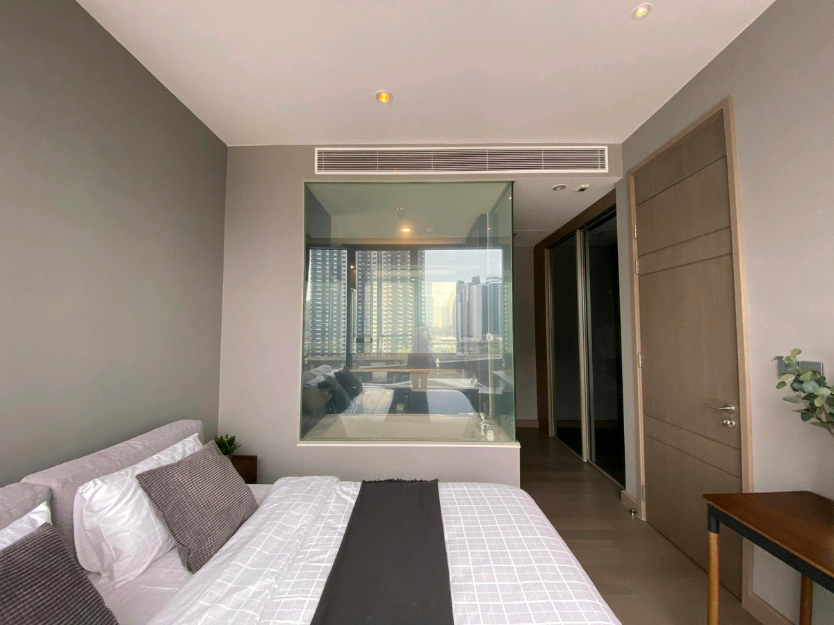 For RentCondoRama9, Petchburi, RCA : [For rent]🏢The Esse at Singha Complex price 40,000 baht/month ❗️Cheapest in the building❗️

1 bedroom, 1 bathroom
Size 48.72 sq m.
Floor 20+
Price 40,000 baht/month💵
⭕️Room ready to move in 21/4/26⭕️

Contact to make an appointment to view the room 