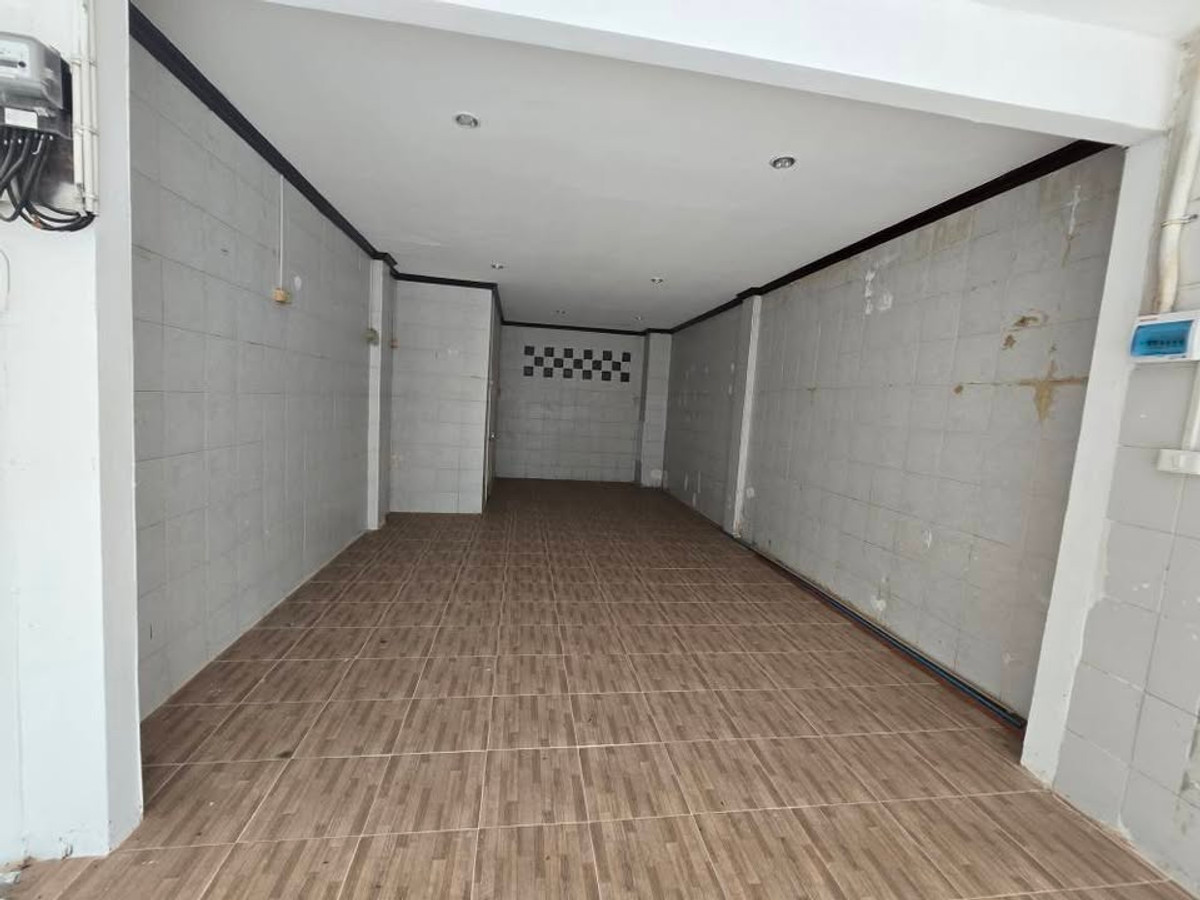 ขายอาคารพาณิชย์พัทยา บางแสน ชลบุรี สัตหีบ : ✅อาคารพาณิชย์ ตึกหัวมุม ทำเลดี รีโนเวทแล้ว ✅ Jomtien Complex Plaza จอมเทียน คอมเพล็กซ์ พลาซ่า