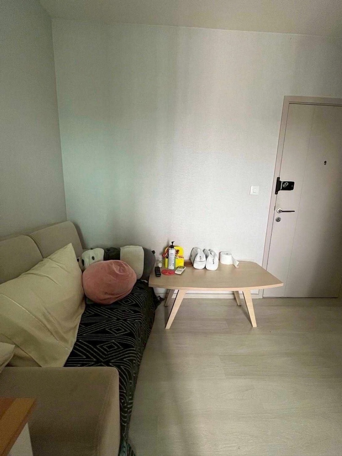 ให้เช่าคอนโดปิ่นเกล้า จรัญสนิทวงศ์ : 💙@condocurator 💙 ให้เช่า Life Pinklao เฟอร์นิเจอร์ครบ มีเครื่องซัก-อบผ้า [PM4505]