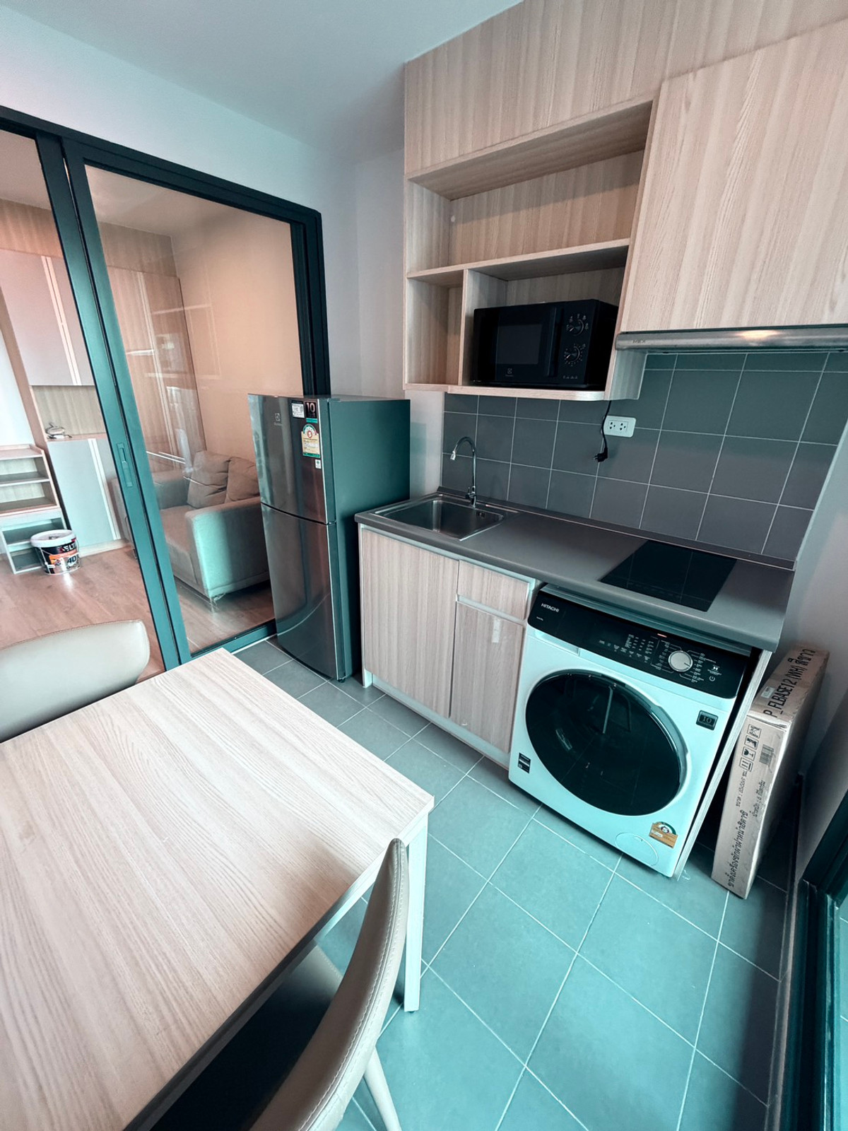 For RentCondoBangna, Bearing, Lasalle : Condo for Rent: Ideo O2 Near BTS Bang Na (approx. 300 meters)