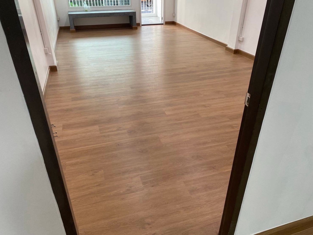 ให้เช่าอาคารพาณิชย์พัฒนาการ ศรีนครินทร์ : ให้เช่าอาคารพาณิชย์ 4 ชั้น ซอยพัฒนาการ 61 ทำเลชุมชน เหมาะทำธุรกิจ