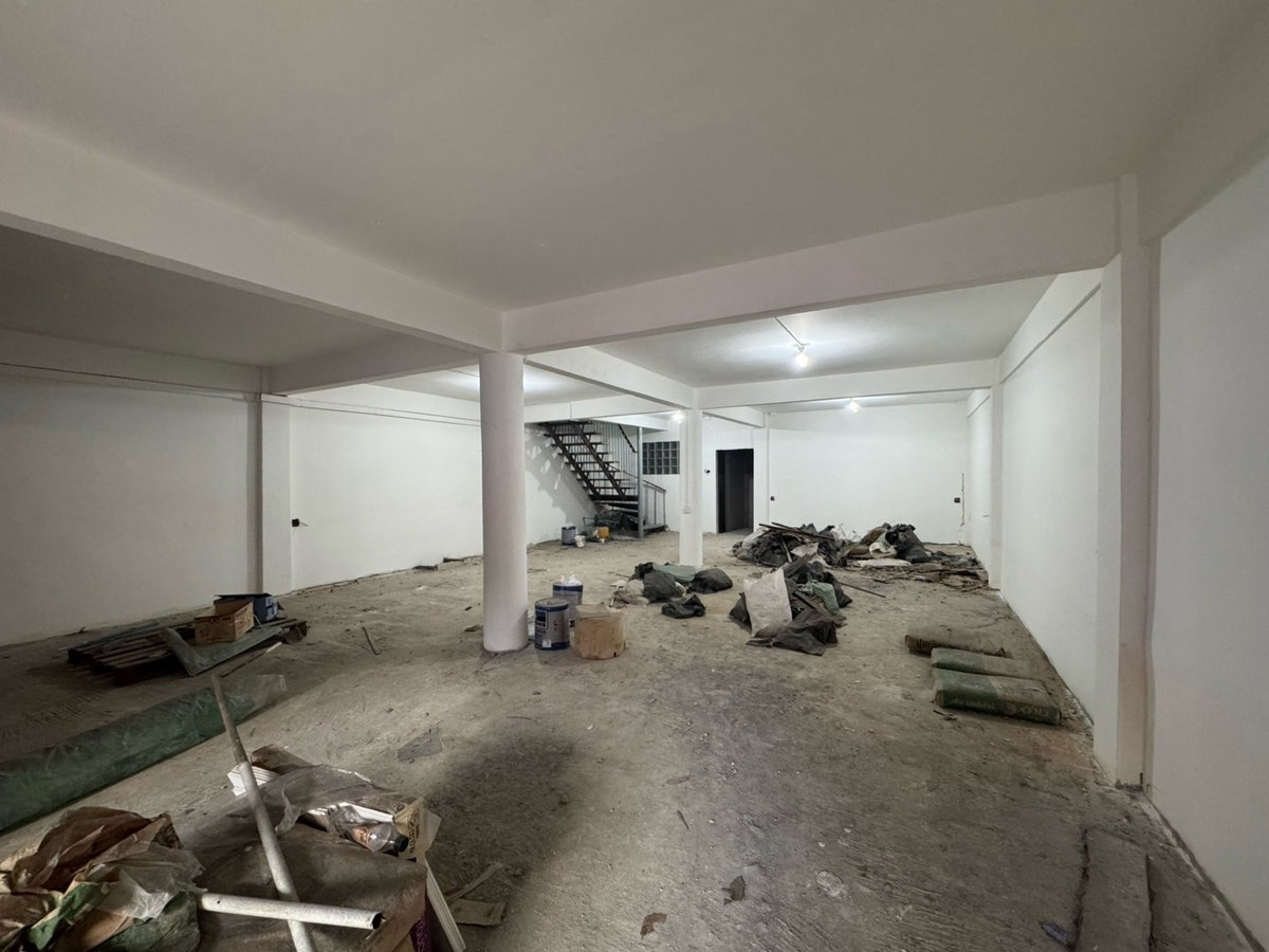 ให้เช่าอาคารพาณิชย์สุขุมวิท อโศก ทองหล่อ : ปล่อยเช่า อาคารพาณิชย์ 2 คูหา 3 ชั้น + ดาดฟ้า @ ซอยเอกมัย 12 สุขุมวิท 63 จอดรถได้ที่ DONKI TONGLOR