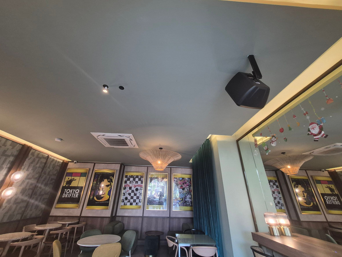 For RentRetail SpaceSukhumvit, Asoke, Thonglor : Space for rent near BTS Ekkamai, 157 sq m, suitable for a cafe, cake shop, bakery or restaurant.