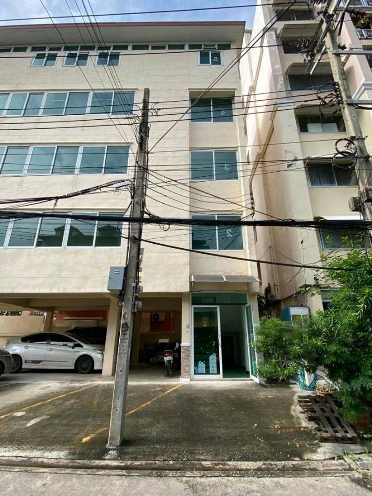 ให้เช่าอาคารพาณิชย์รัชดา ห้วยขวาง : 📍 ซอยรัชดาภิเษก 31 ใกล้สี่แยกประชานุกูล ทำเลดี ใกล้ทางด่วน ✨ เหมาะทำสำนักงาน / โชว์รูม / บริษัท / คลินิก / ธุรกิจต่าง ๆ