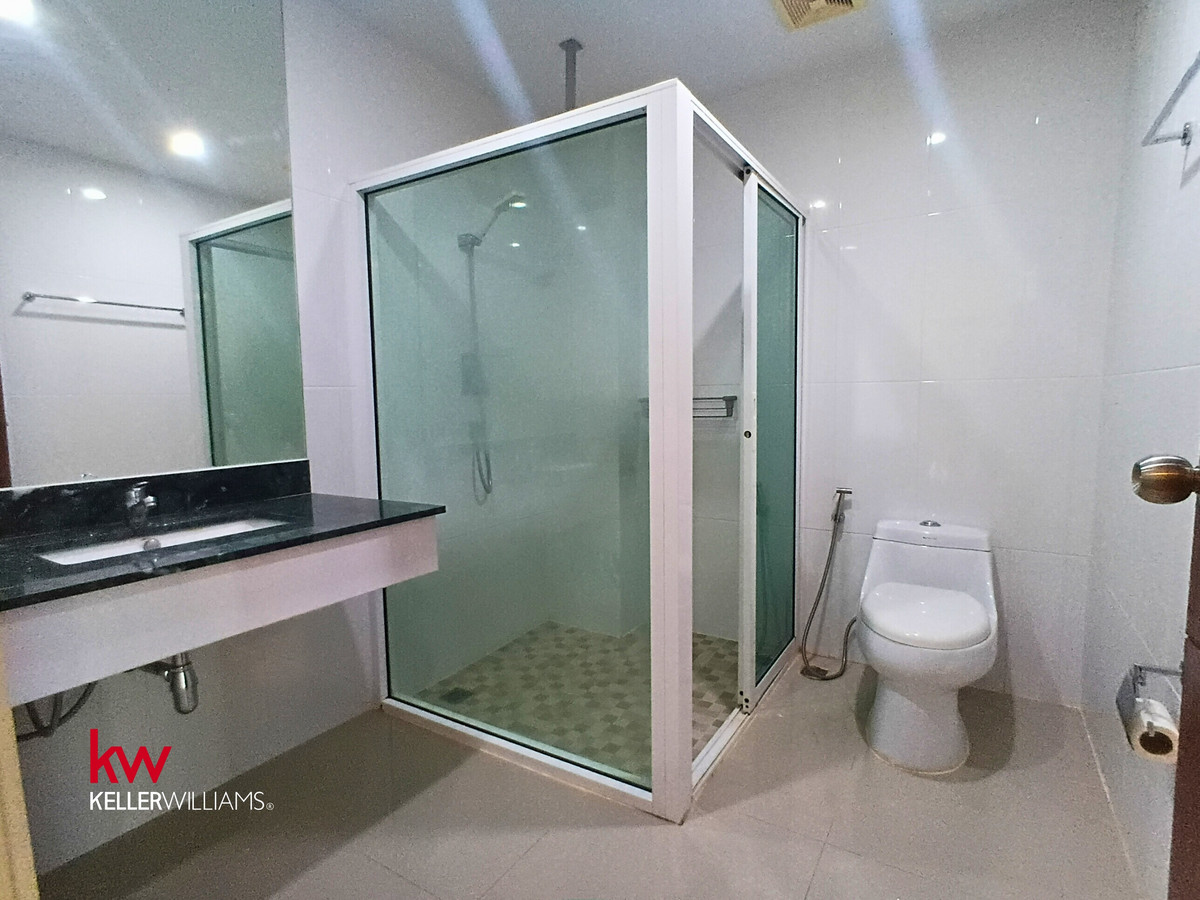 For SaleCondoWongwianyai, Charoennakor : 🏙️ [FOR SALE] Prime 1BR Condo @ Tourmaline Gold Sathorn - Taksin | Near ICONSIAM & BTS