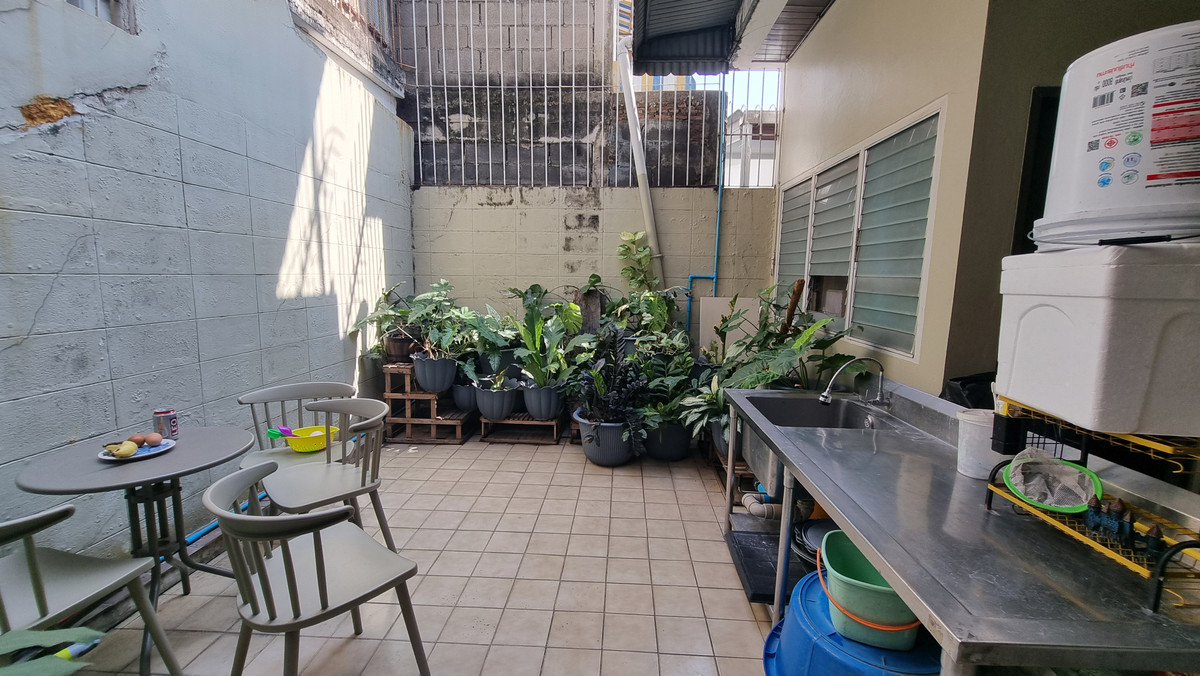 For RentTownhomeSukhumvit, Asoke, Thonglor : Townhouse for rent in Phrom Phong, suitable for living. Or make a home office of 500 sq m.