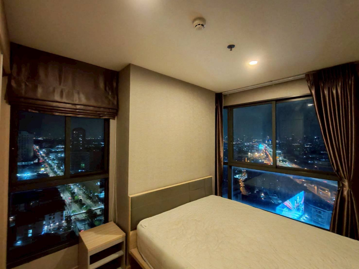 For RentCondoBangna, Bearing, Lasalle : Condo for Rent: Ideo O2 Near BTS Bang Na (approx. 300 meters)