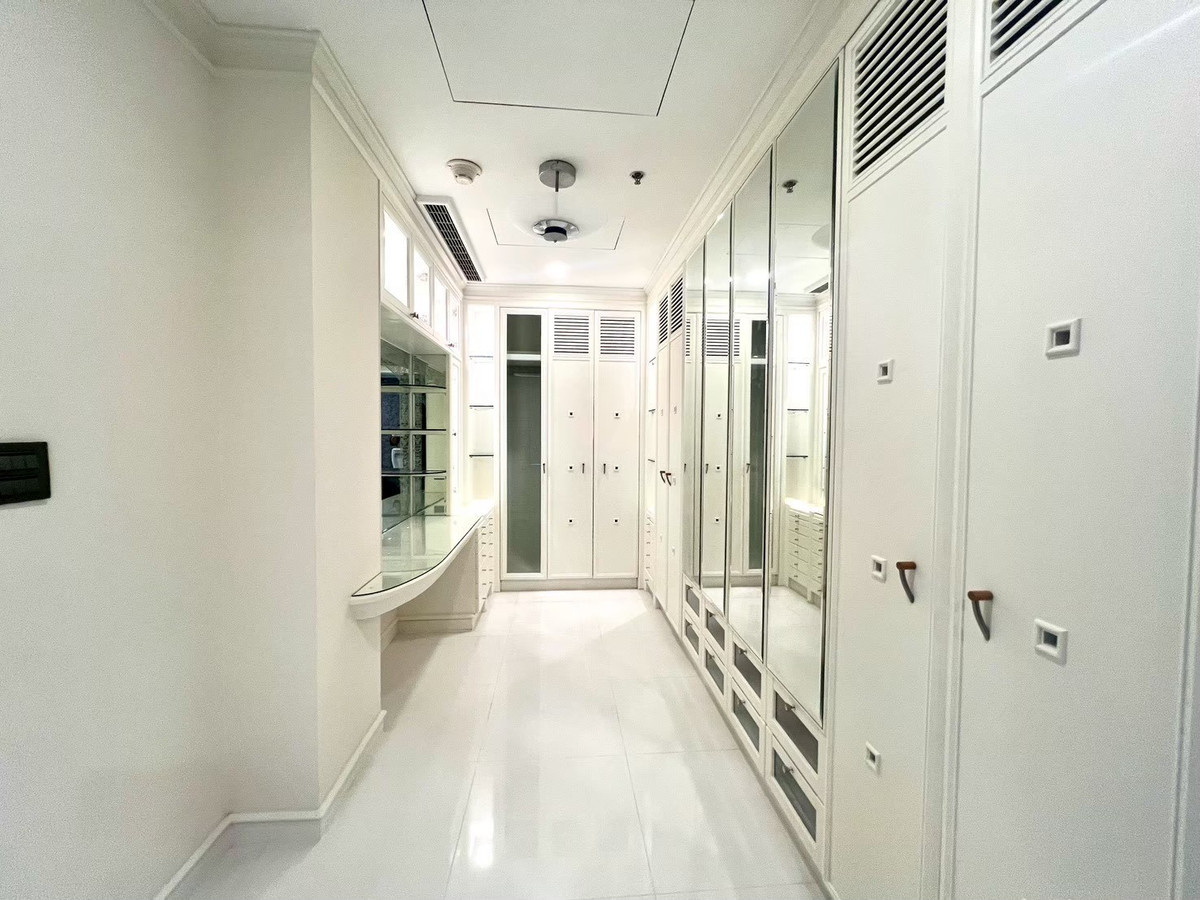 ให้เช่าคอนโดคลองเตย กล้วยน้ำไท : ✅ให้เช่าห้อง Penthouses ว่างพร้อมเข้าอยู่🔥Lumpini Park View ( 3 ห้องนอน 4 ห้องน้ำ, 267 ตรม.) ราคาเช่า 150,000/month Tel.0922635410 เอิร์ธ