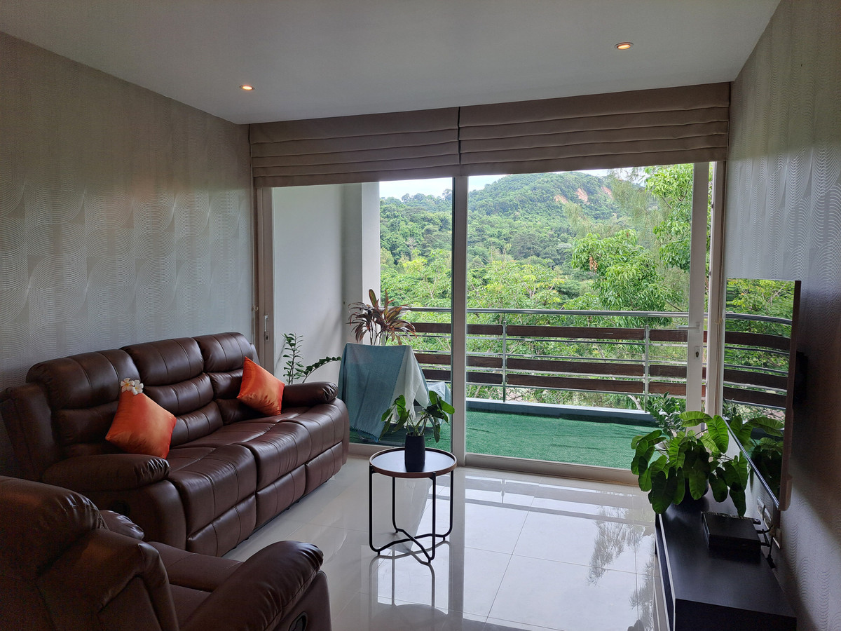 ให้เช่าคอนโดภูเก็ต : ให้เช่าคอนโด 2 ห้องนอน ห้องมุม วิวสนามกอล์ฟ ใกล้เซ้นทรัลภูเก็ต