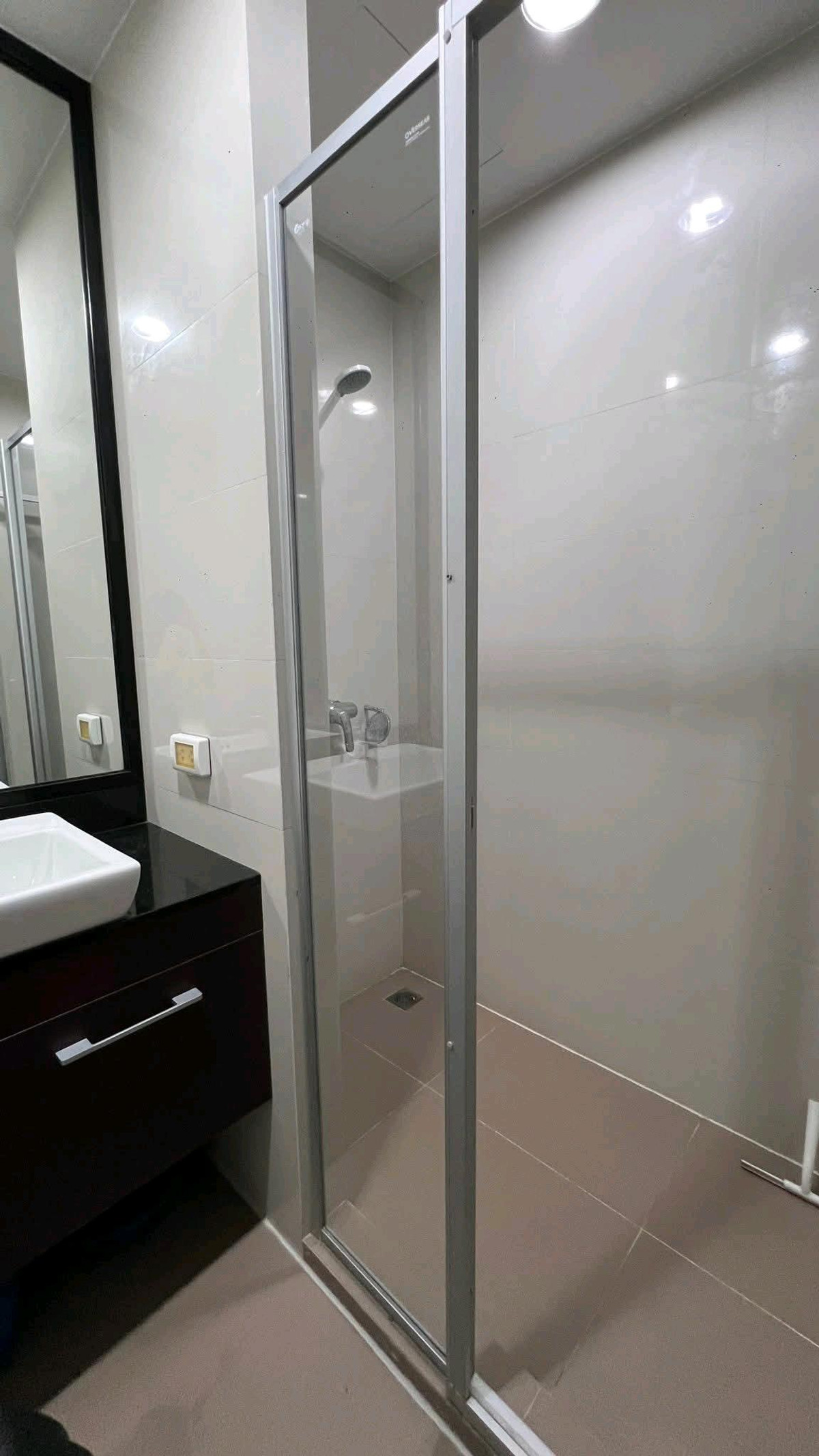 For RentCondoLadprao, Central Ladprao : ✨ Beautiful room, high floor, city view, rare location, in front of BTS, very convenient to travel📣 Room in good condition, complete with built-ins, just carry your bags and move in immediately.