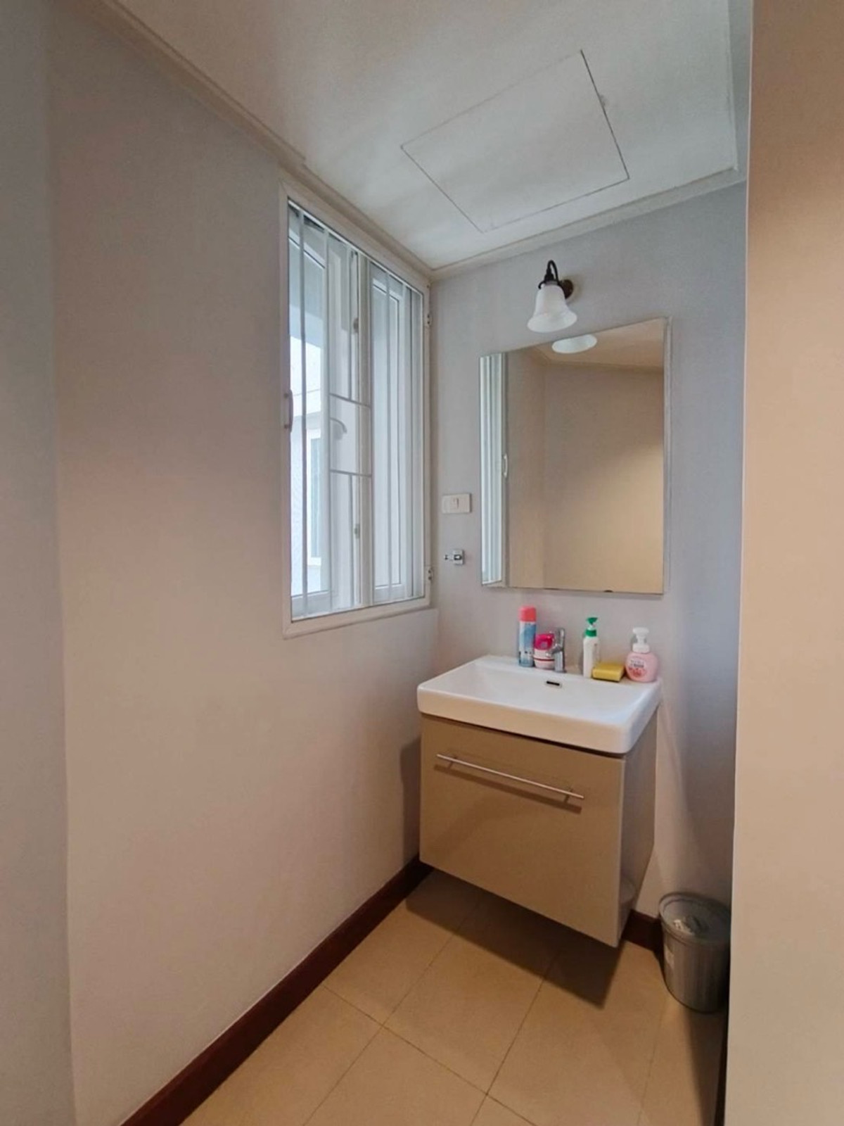 ให้เช่าร้านค้า/ตลาดนัดเยาวราช บางลำพู : พื้นที่ทำธุรกิจ ตึกแถว 2 คูหา เยาวราช MRT สามยอด ทำเลต่างชาติ และนักท่องเที่ยว