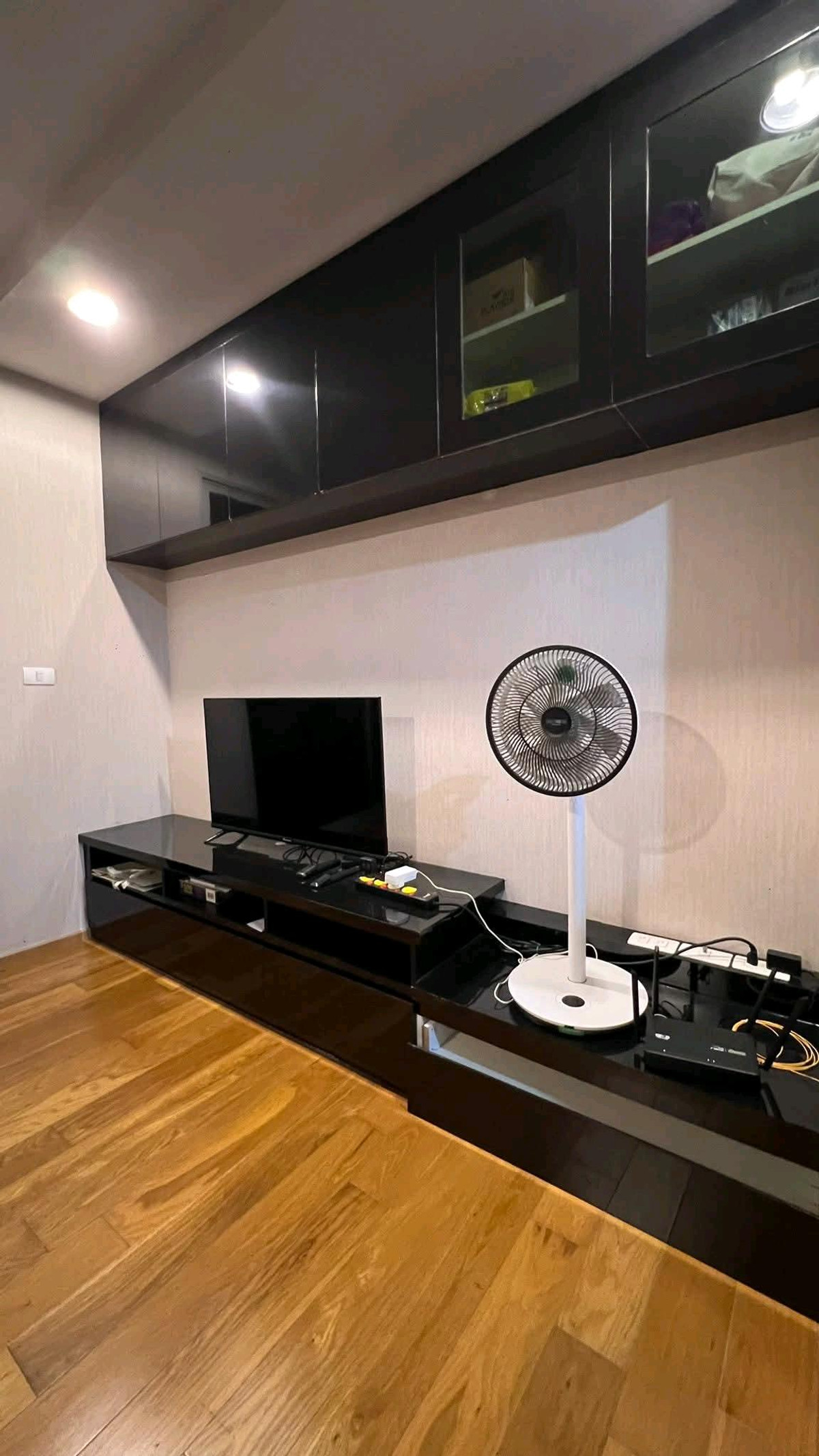 For RentCondoLadprao, Central Ladprao : ✨ Beautiful room, high floor, city view, rare location, in front of BTS, very convenient to travel📣 Room in good condition, complete with built-ins, just carry your bags and move in immediately.