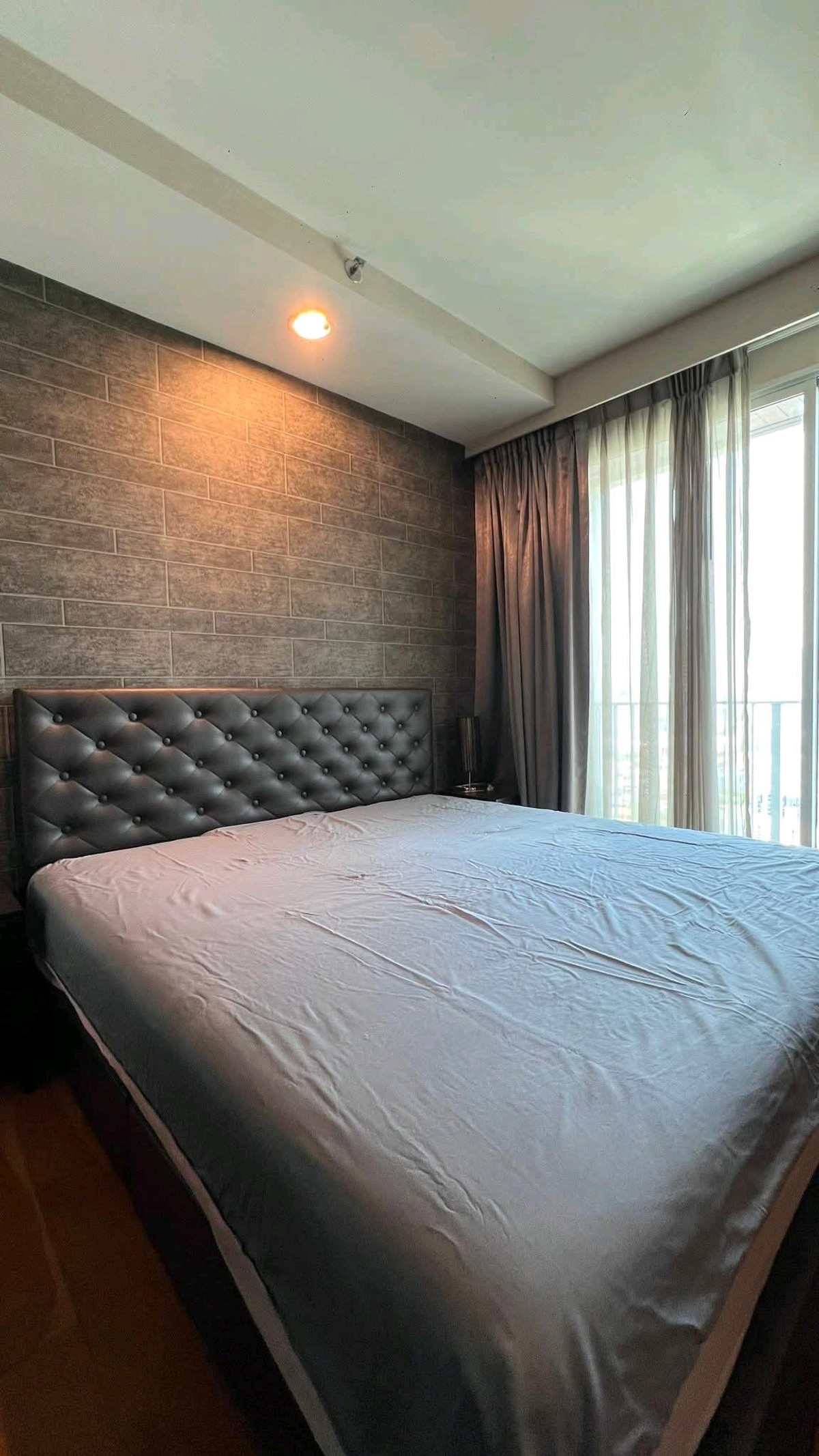 For RentCondoLadprao, Central Ladprao : ✨ Beautiful room, high floor, city view, rare location, in front of BTS, very convenient to travel📣 Room in good condition, complete with built-ins, just carry your bags and move in immediately.