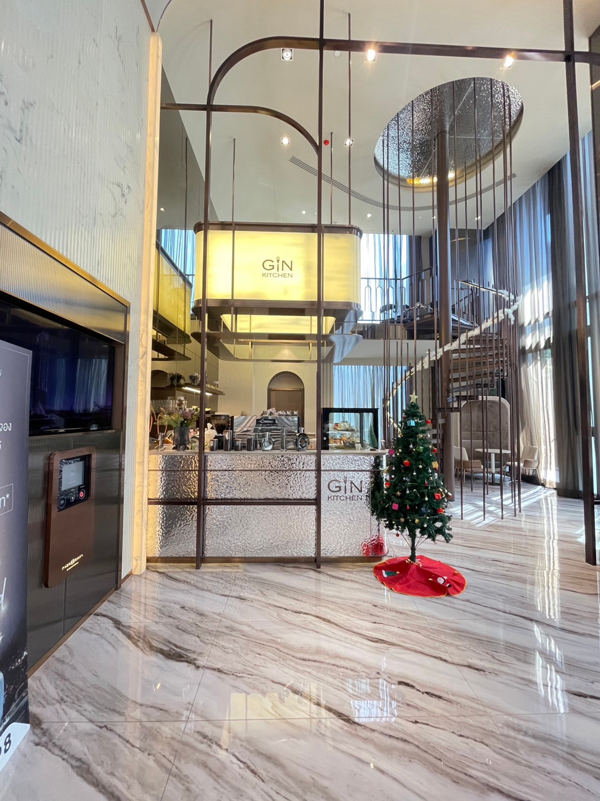 For SaleCondoRatchathewi,Phayathai : Rare Item! Luxury Duplex condo, high ceiling, Double Volume | Park Origin Ratchathewi, 31st floor, panoramic city view, only 8 million baht!