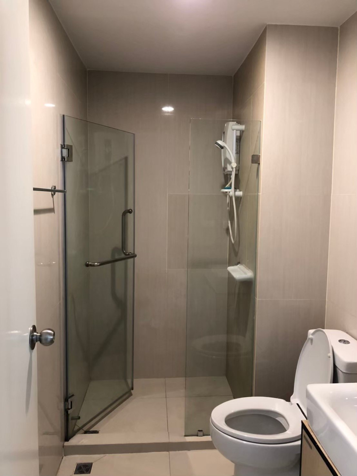 For SaleCondoThaphra, Talat Phlu, Wutthakat : ✅High Floor Condo Near MRT Tha Phra Easy Access to City Center✅  The Parkland Phetkasem–Thapra