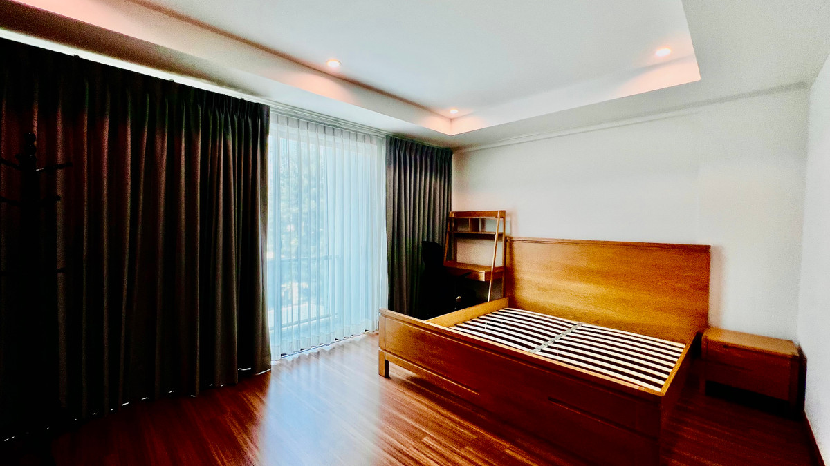 ขายทาวน์โฮมลาดพร้าว101 แฮปปี้แลนด์ : ขายทาวน์โฮม 3 ชั้น Supalai Essence ลาดพร้าว บ้านสภาพใหม่  บิ้วอิน พร้อมเฟอร์นิเจอร์ เครื่องใช้ไฟฟ้า ทำเลศักยภาพ เข้าอยู่ได้ทันที