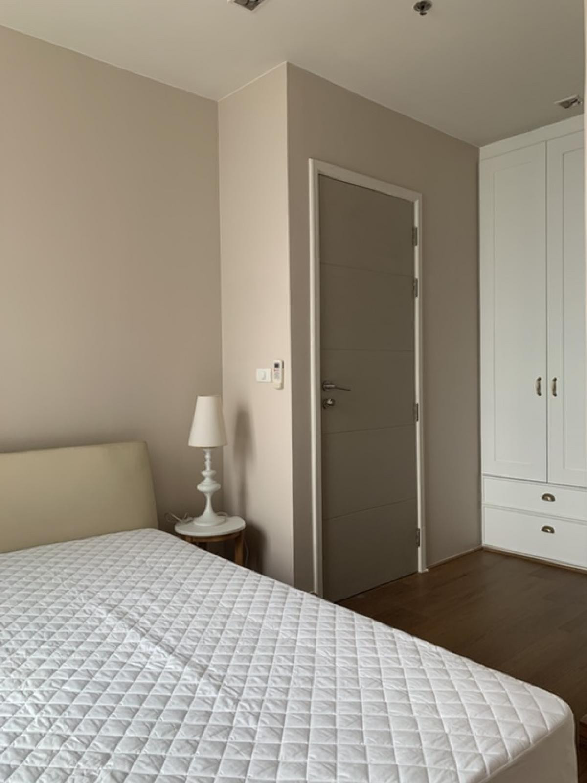 For RentCondoRatchathewi,Phayathai : Ideo Verve Ratchaprarop【𝐑𝐄𝐍𝐓】🔥Clean, modern style room with a bright and airy feel🔥 Contact Line ID: @hacondo