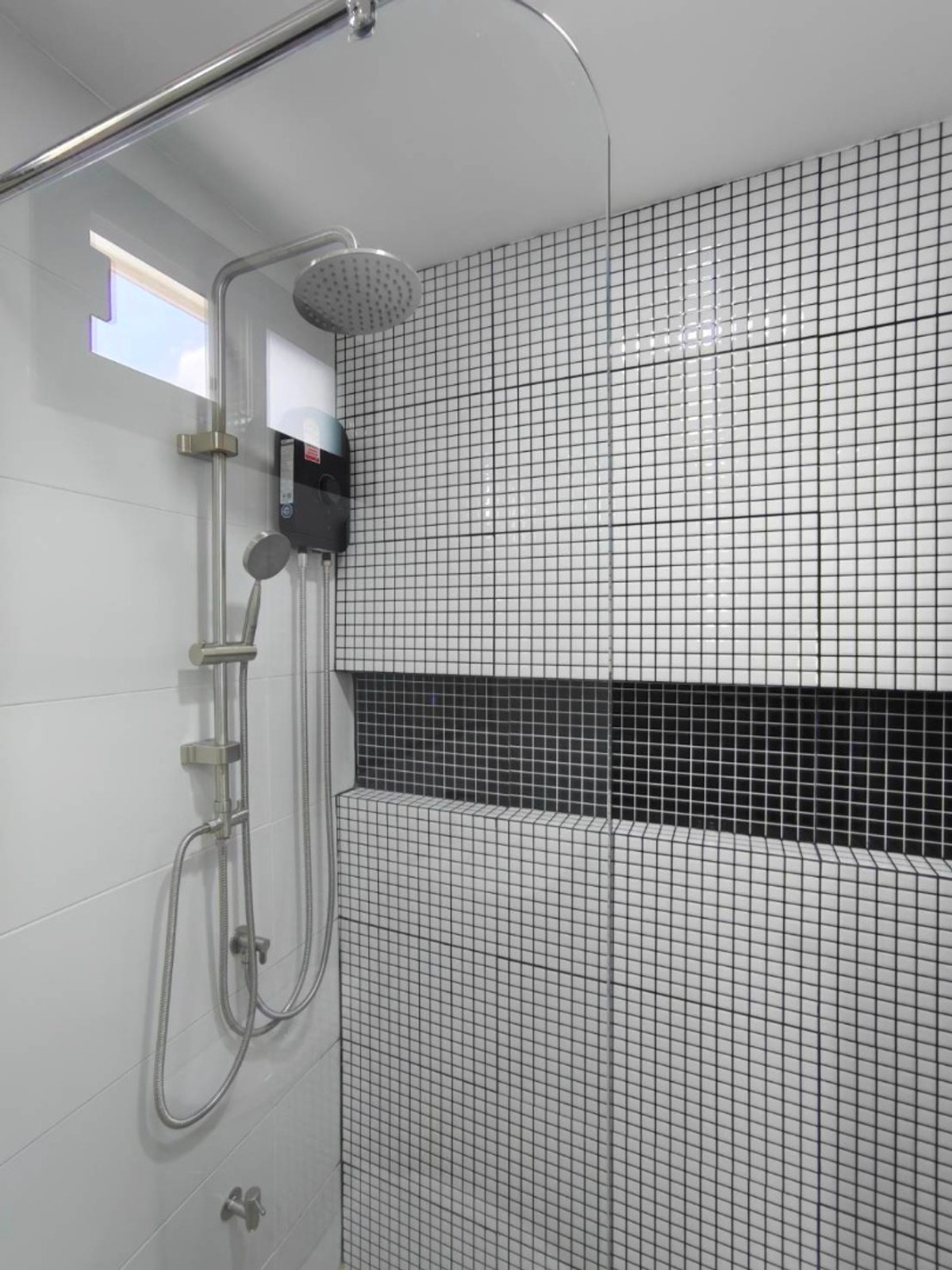 ขายทาวน์โฮมพระราม 9 เพชรบุรีตัดใหม่ RCA : 6903-055 ขาย ทาวน์โฮม 3 ชั้น รีโนเวทใหม่ 4 ห้องนอน ใกล้ The Nine พระราม9 